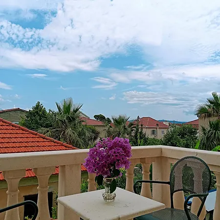 Vila Aspalathos Kastela